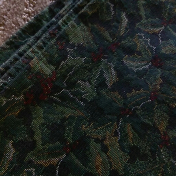 Set of 5 Christmas Holly Cloth Placemats - Picture 2 of 3